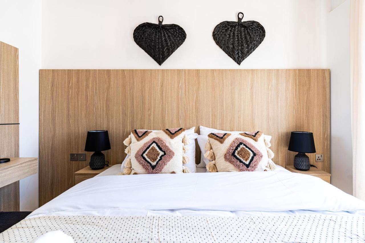 Made With Love 1-Br Apt By Finikoudes Beach Larnaca Extérieur photo