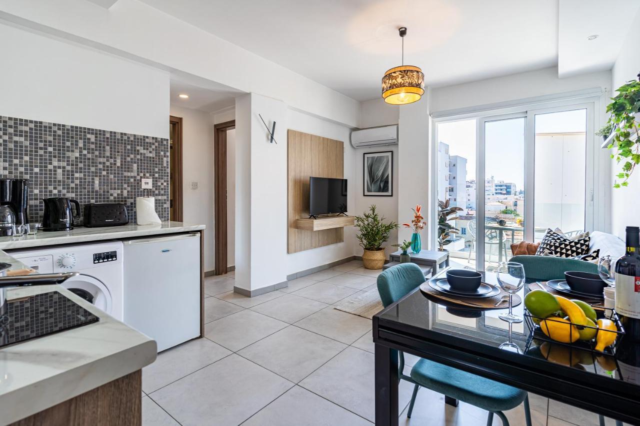 Made With Love 1-Br Apt By Finikoudes Beach Larnaca Extérieur photo