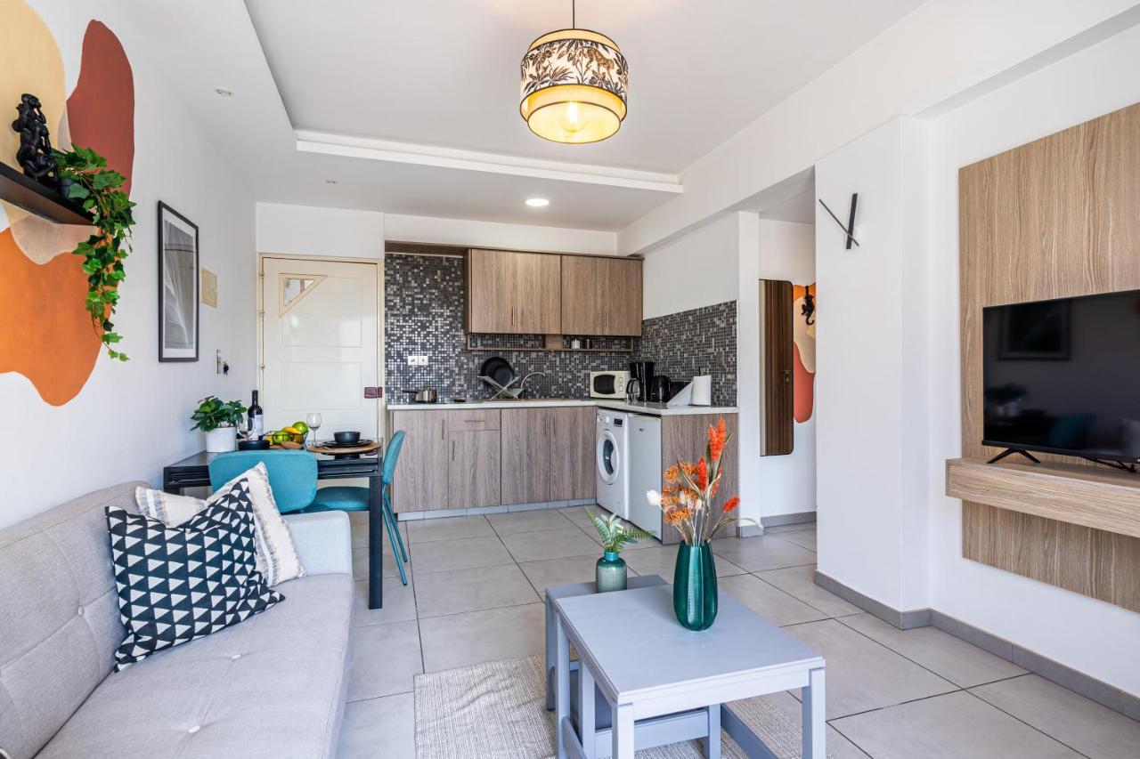 Made With Love 1-Br Apt By Finikoudes Beach Larnaca Extérieur photo