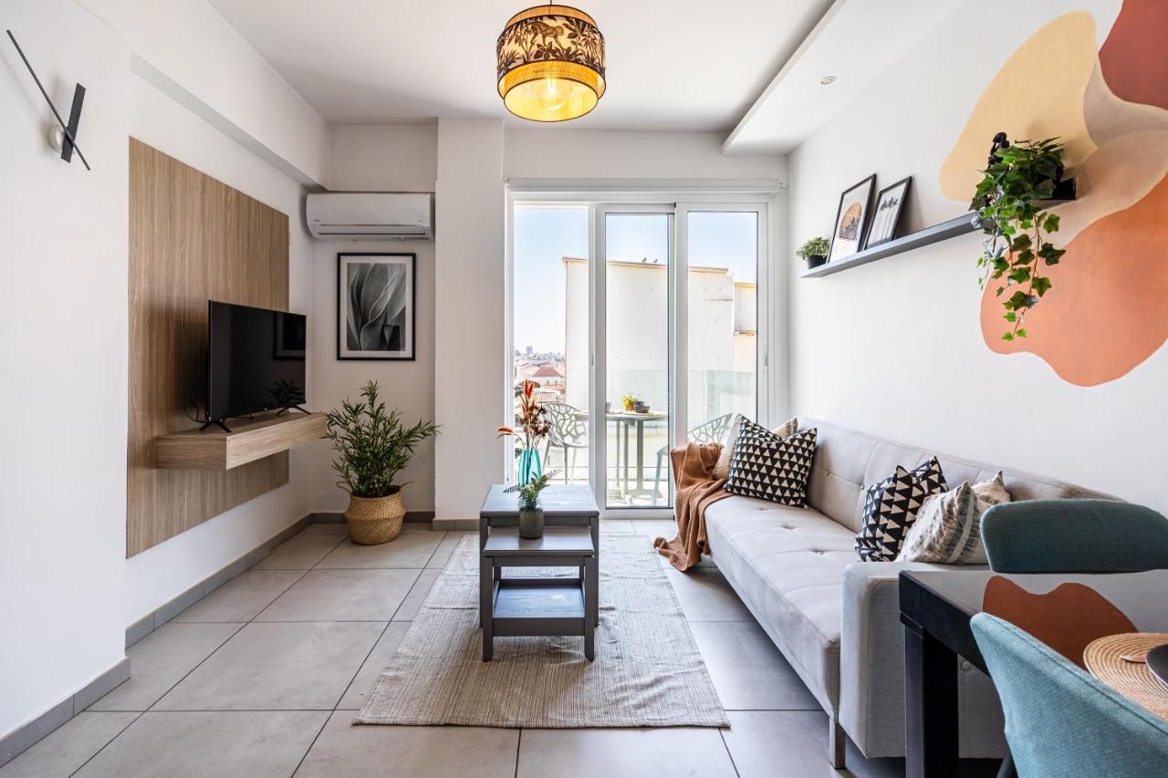 Made With Love 1-Br Apt By Finikoudes Beach Larnaca Extérieur photo