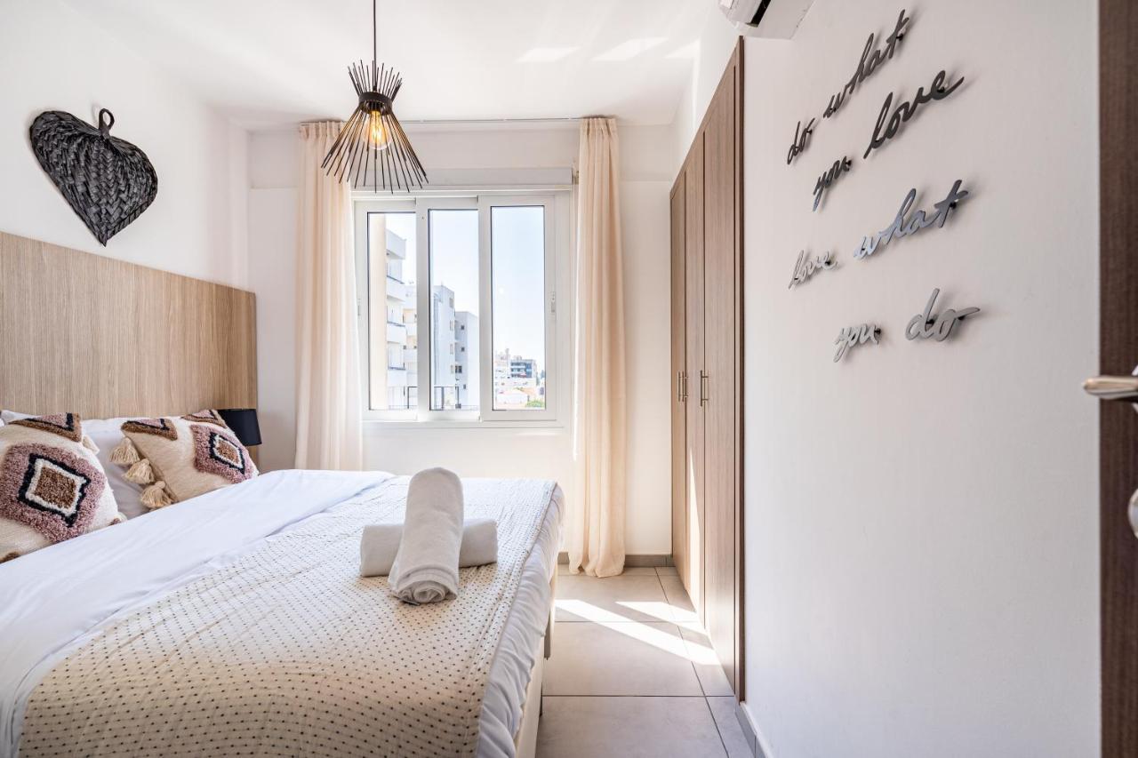 Made With Love 1-Br Apt By Finikoudes Beach Larnaca Extérieur photo